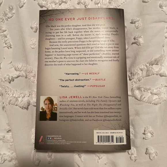 📚3/$28  books📚 - Picture 2 of 3